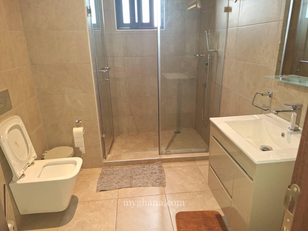 Furnished 3 bedroom penthouse to let at East Legon near Mensvic Hotel, Acc