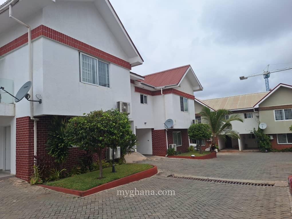Furnished 3 bedroom townhouse to let at Cantonments, Accra