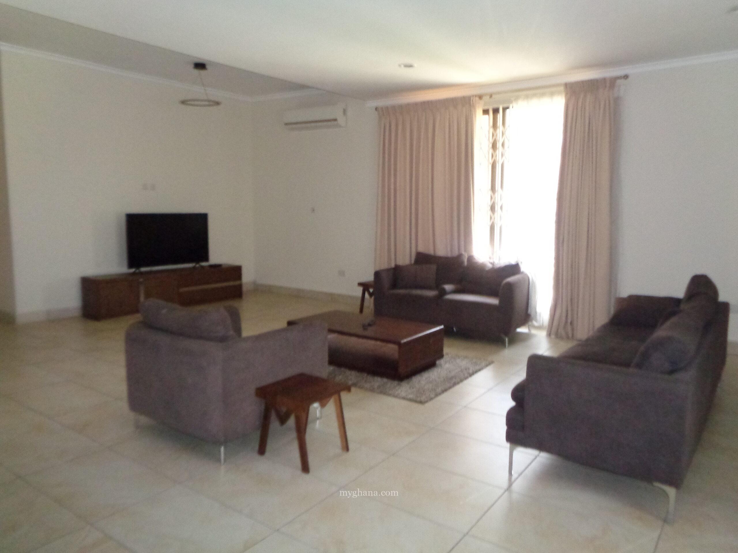 Furnished three bedroom townhouse to let at Cantonments, Accra