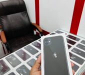 New Apple IPhone 11 64GB Black