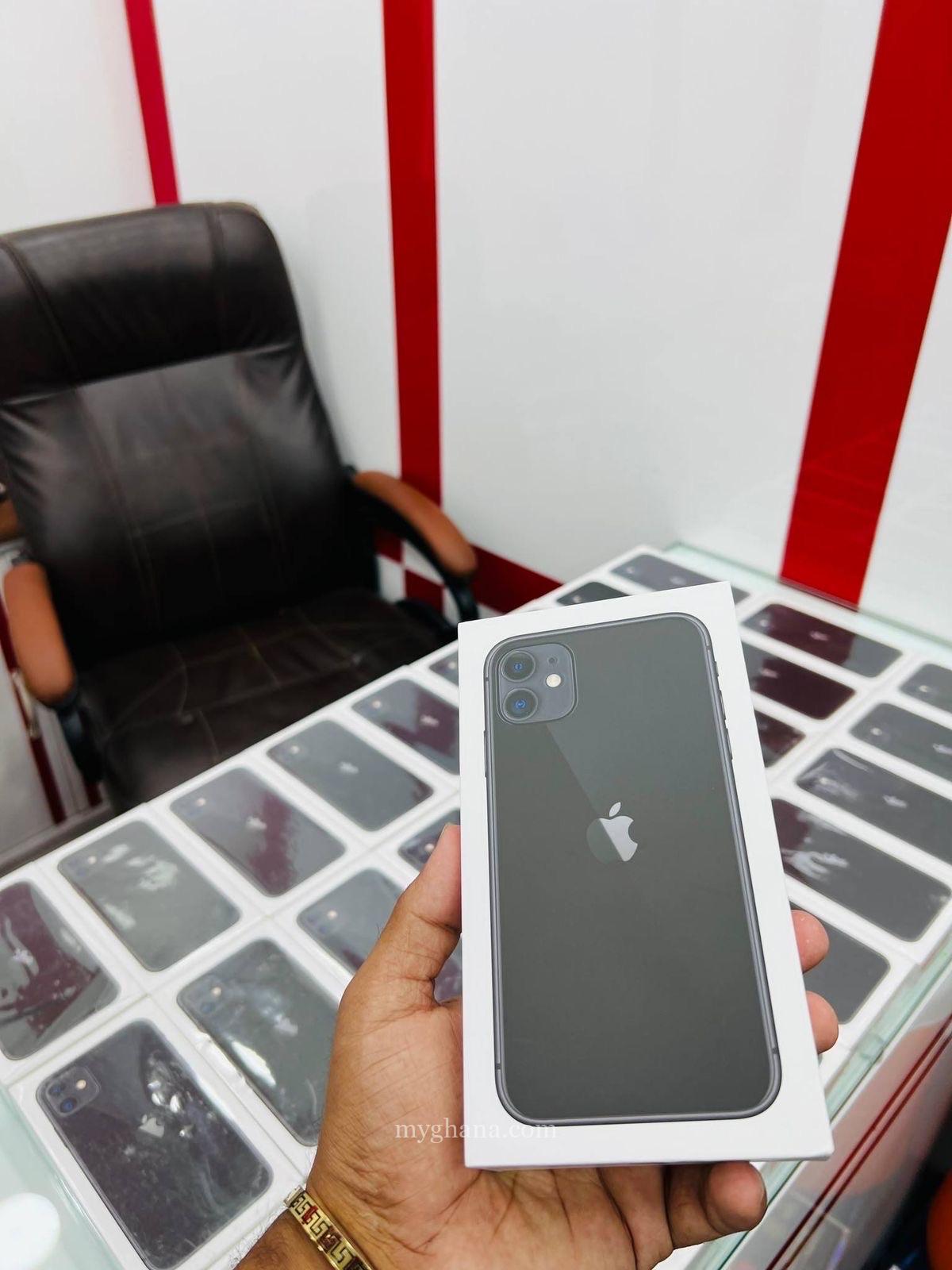 New Apple IPhone 11 64GB Black