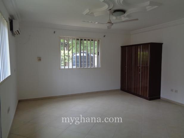 4 bedroom house with swimming pool to let at Ridge