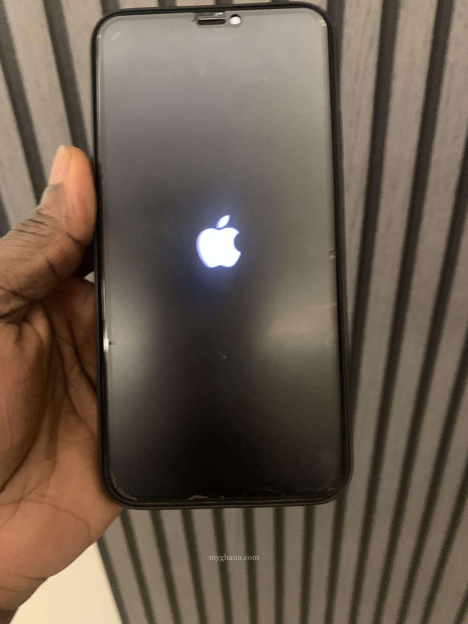 Clean iPhone XS Max 512GB Factory Unlocked With Good Battery Health
