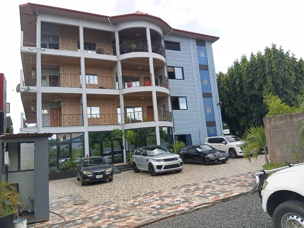 Furnished three bedroom apartment to let at Cantonments, Accra