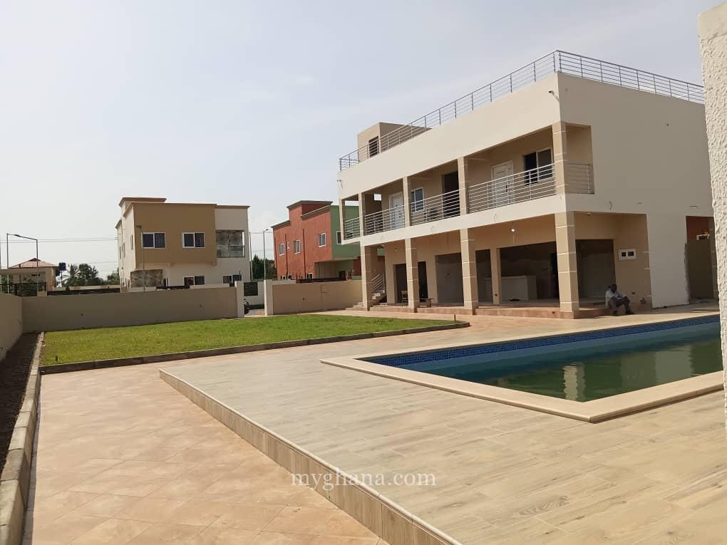 Three bedroom townhouse to let at Spintex, East Airport, Accra