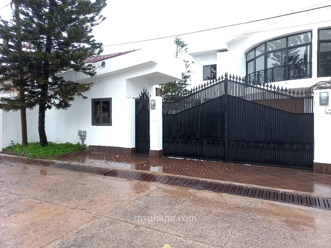 Three bedroom house to let at Labone, Accra