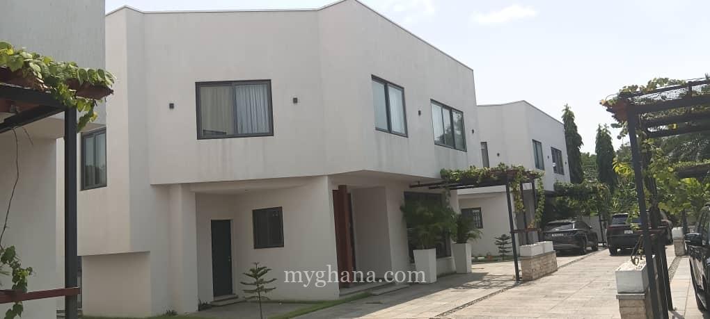 3 bedroom townhouse to let at Airport Residential Area, Accra