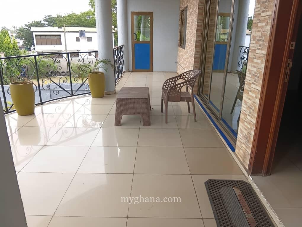 Furnished three bedroom apartment to let at Cantonments, Accra