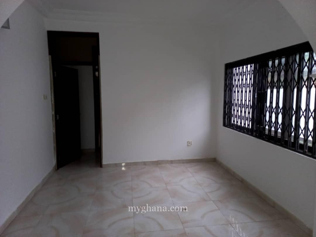 Three bedroom house to let at Labone, Accra