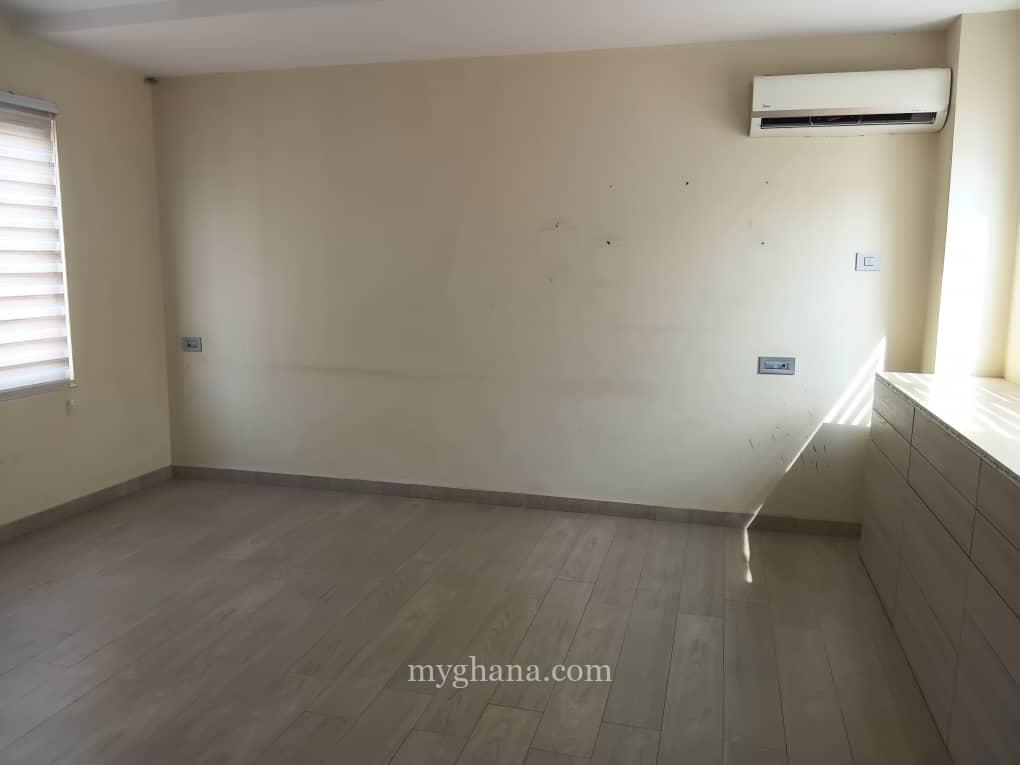 5 bedroom house to let at East Legon near American House, Accra