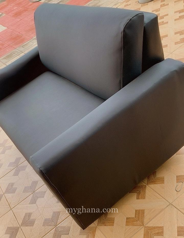 Black Leather 2 in 1 Loveseat Available For A Cool Price