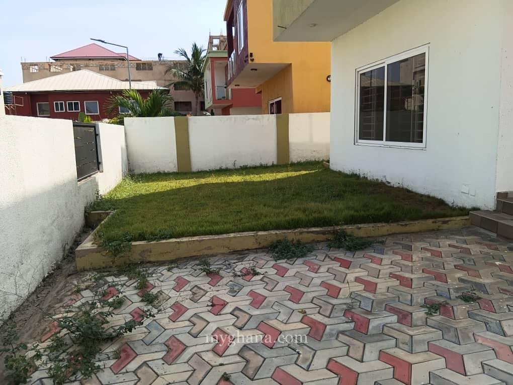 Three bedroom townhouse to let at Spintex, East Airport, Accra