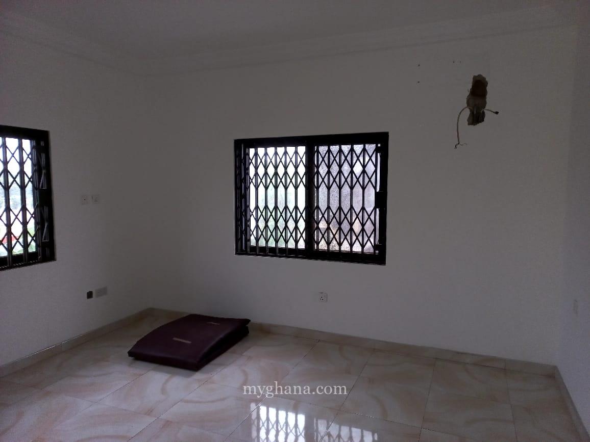 Three bedroom house to let at Labone, Accra