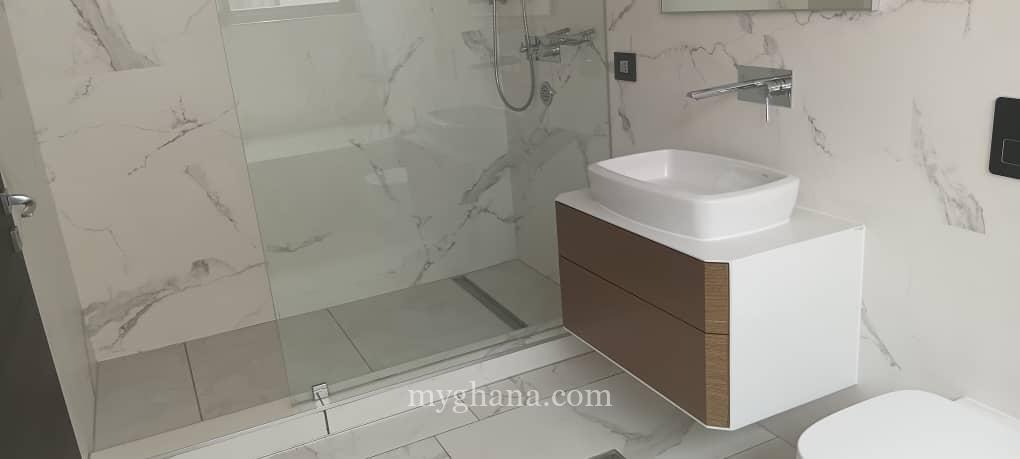 3 bedroom townhouse to let at Airport Residential Area, Accra