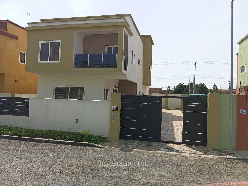 Three bedroom townhouse to let at Spintex, East Airport, Accra