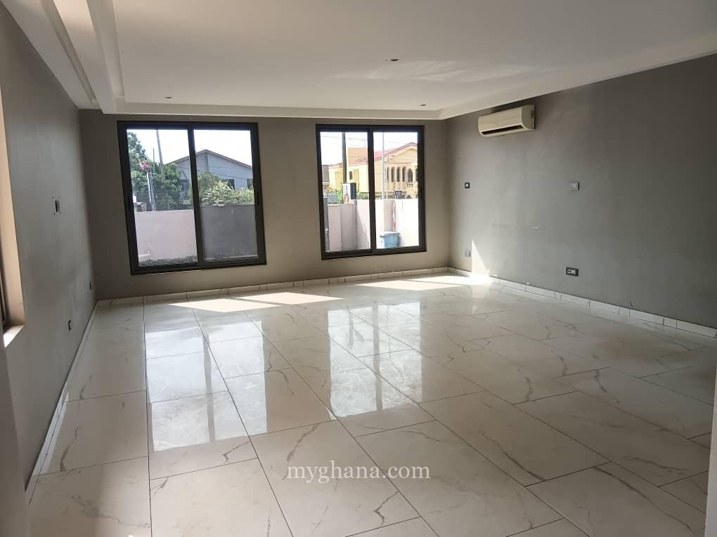 5 bedroom house to let at East Legon near American House, Accra
