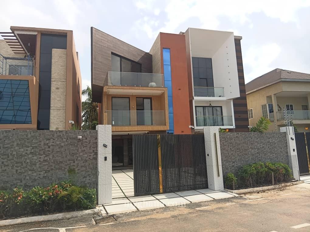 Executive 4 bedroom house for sale at Adjiringanor, East Legon, Accra