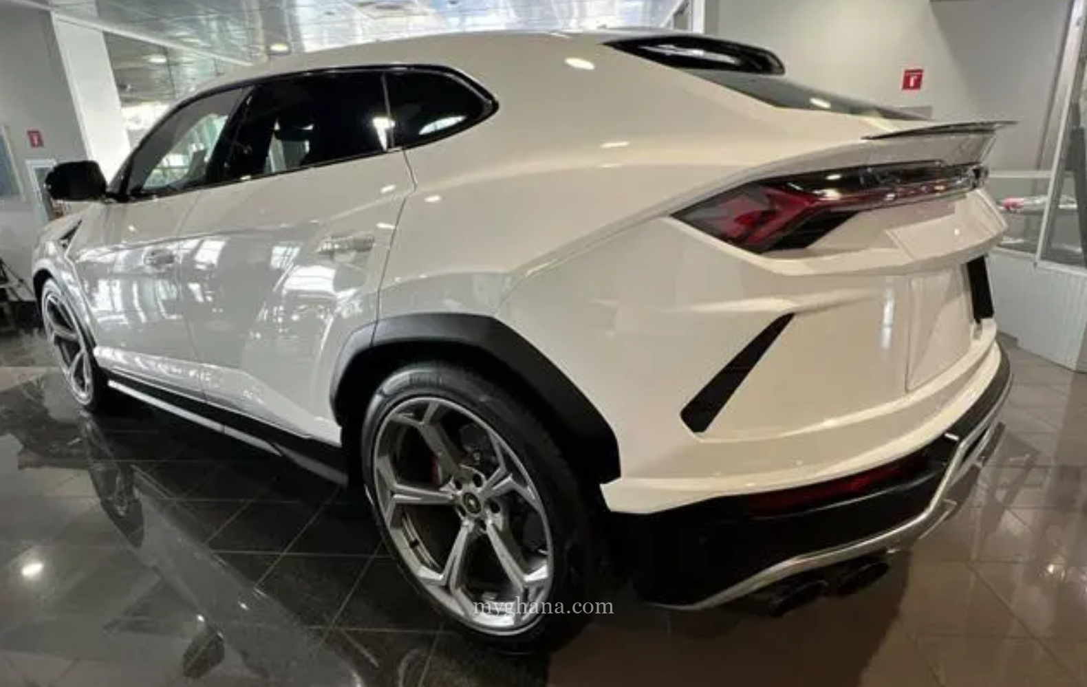 2022 Lamborghini Urus Graphite Capsule