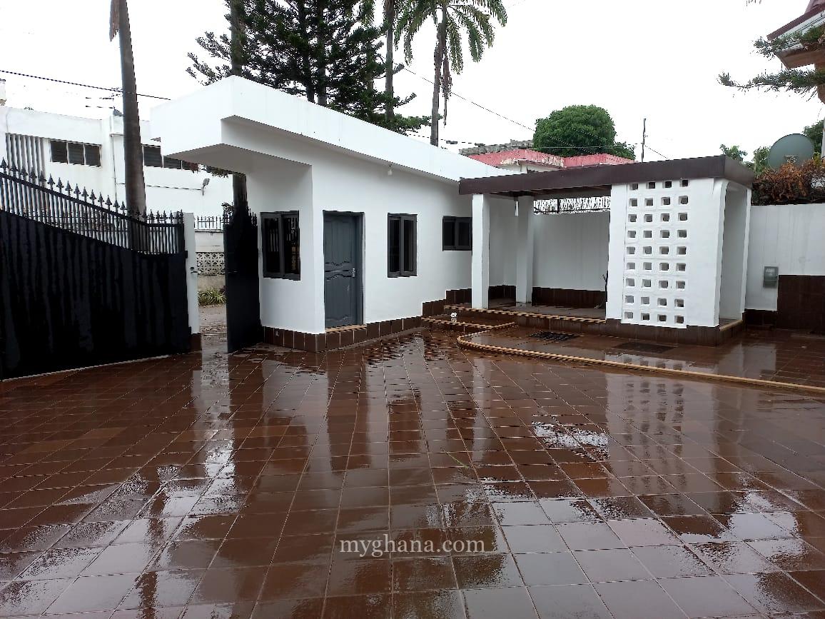Three bedroom house to let at Labone, Accra