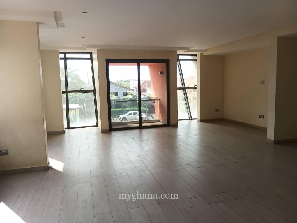 5 bedroom house to let at East Legon near American House, Accra