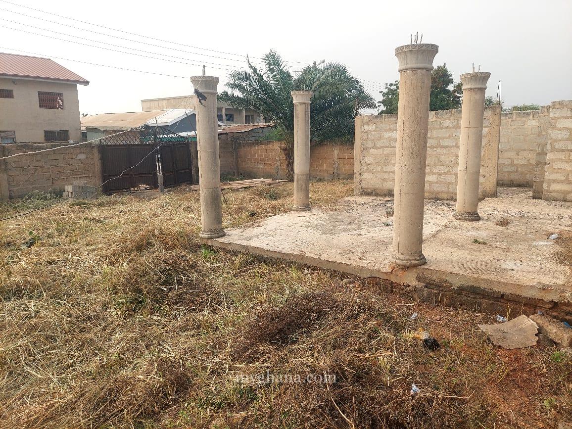 Uncompleted 6 Bedrooms