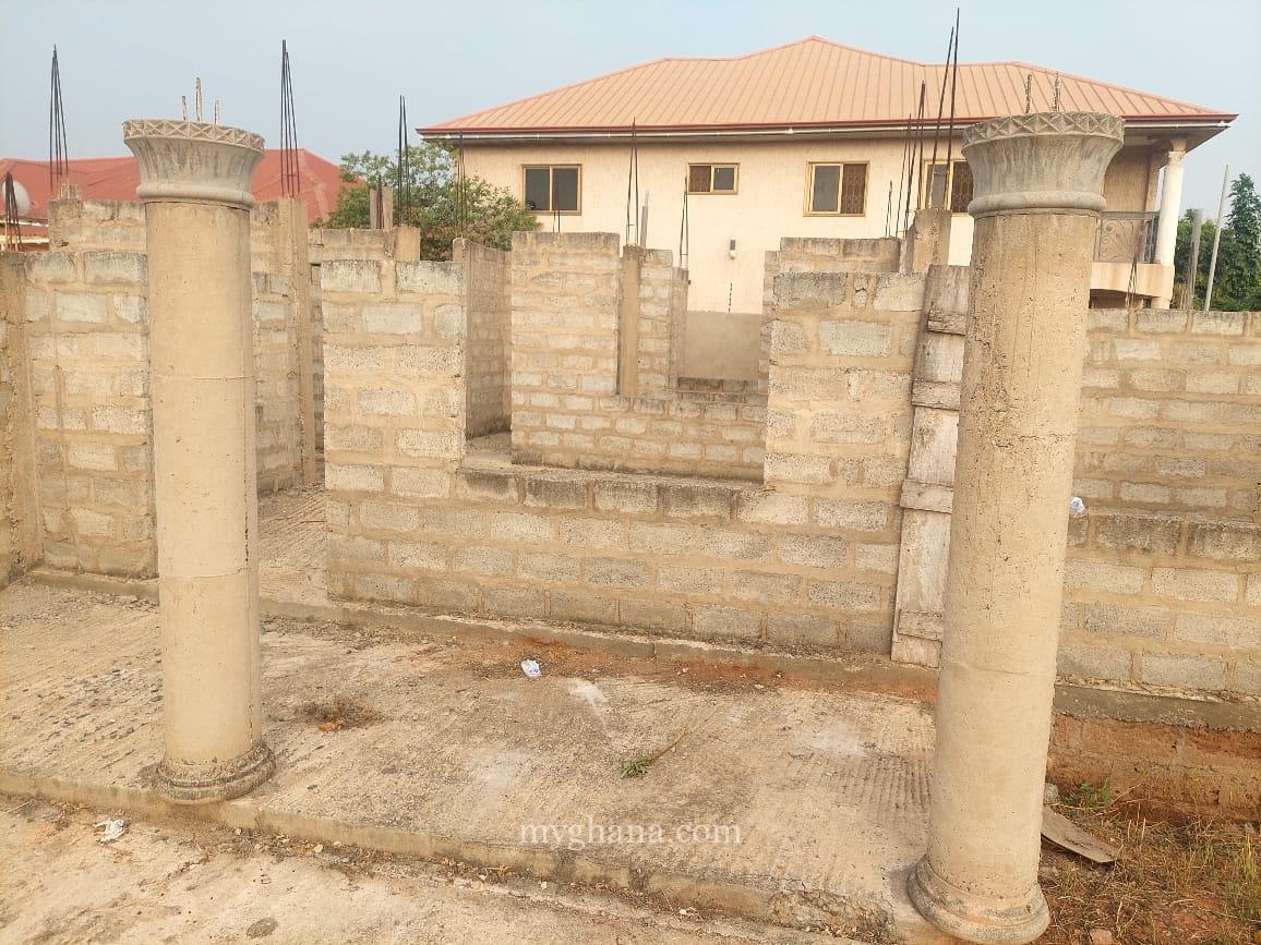 Uncompleted 6 Bedrooms