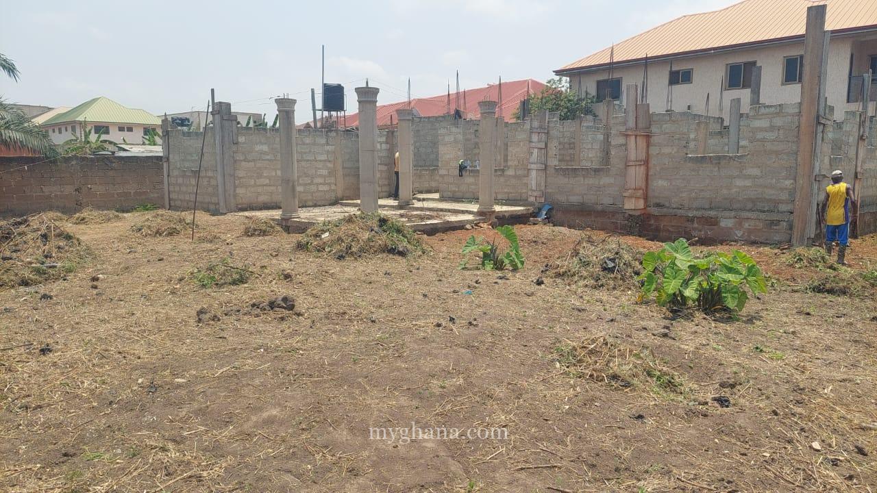 Uncompleted 6 Bedrooms