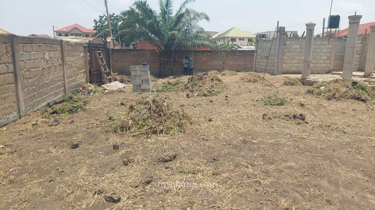 Uncompleted 6 Bedrooms