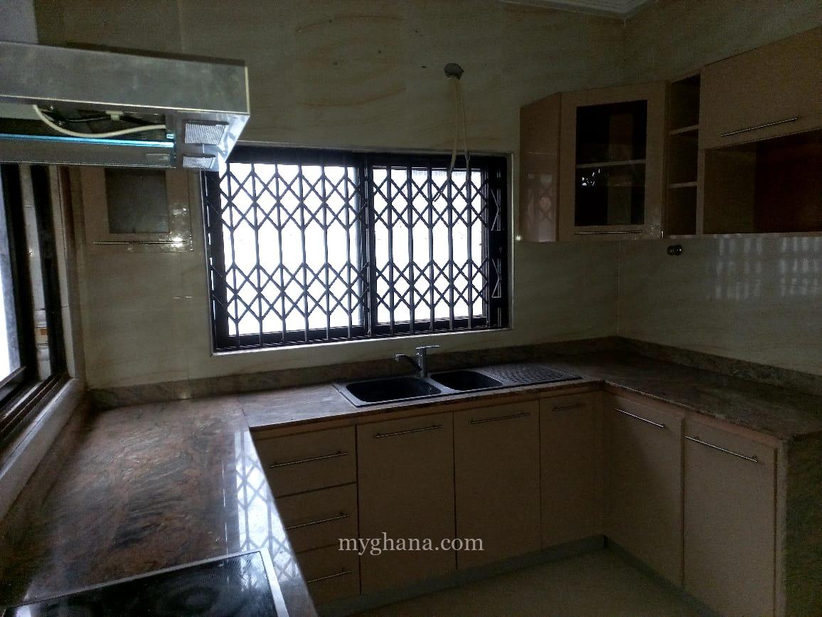 Three bedroom house to let at Labone, Accra
