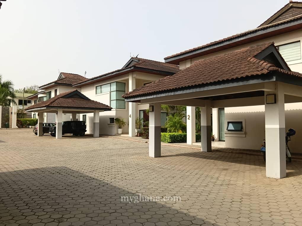 Executive three bedroom townhouse to let at Airport Residential Area, Accra