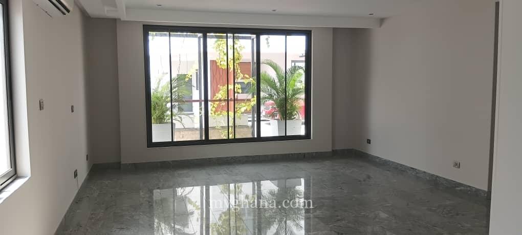 3 bedroom townhouse to let at Airport Residential Area, Accra