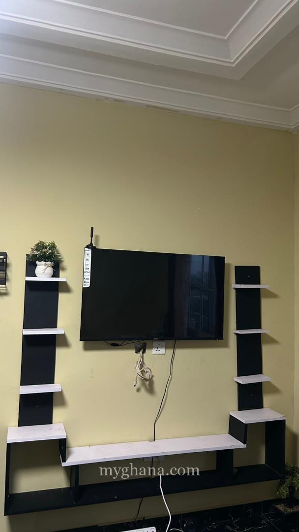 WALL MOUNTED TV CONSOLE