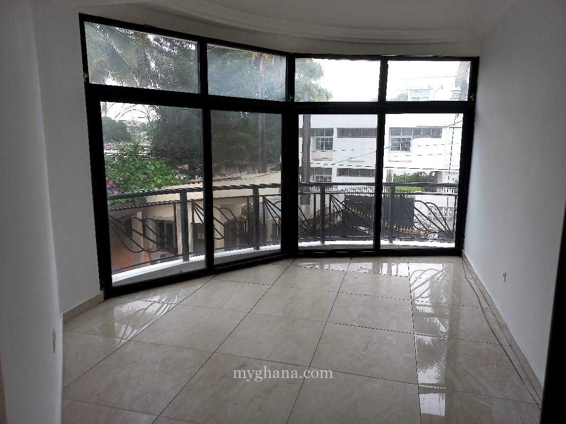 Three bedroom house to let at Labone, Accra