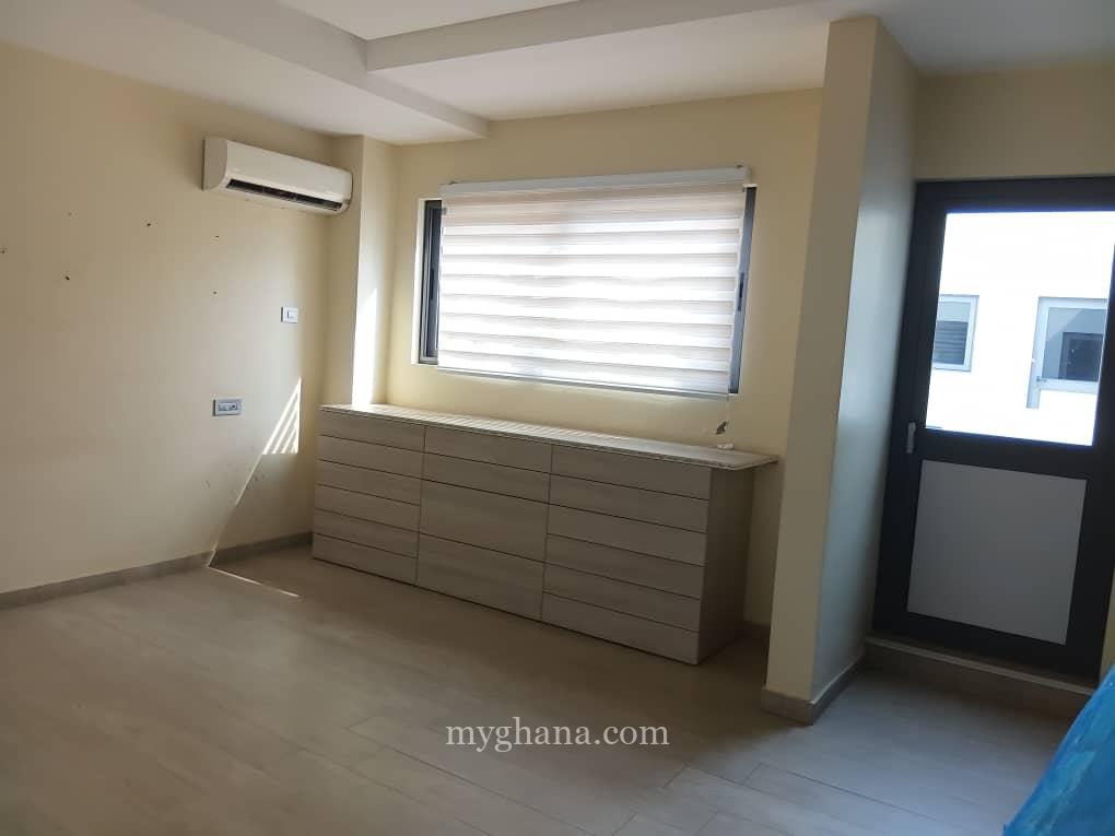 5 bedroom house to let at East Legon near American House, Accra