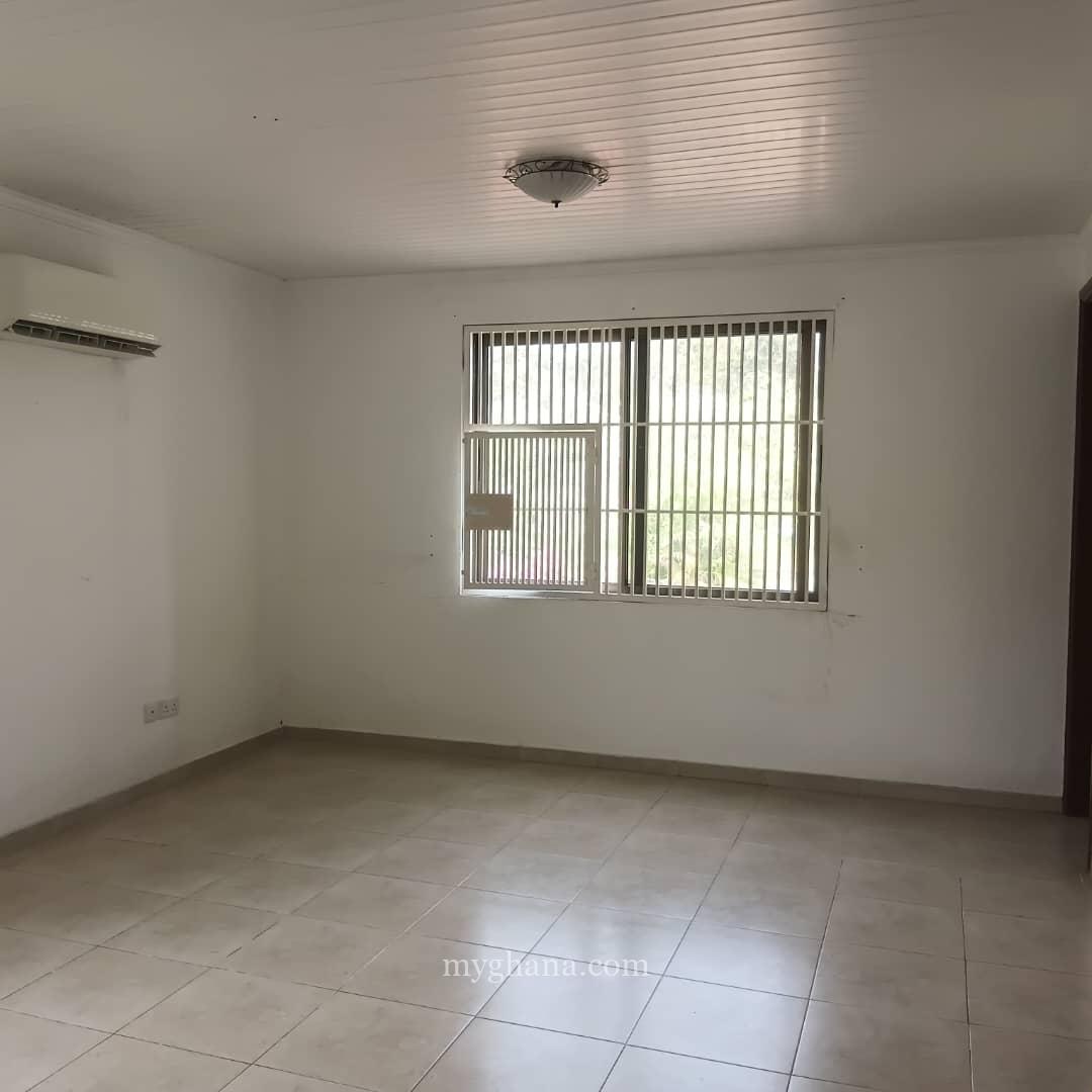 4 bedroom house to let at Cantonments, Accra