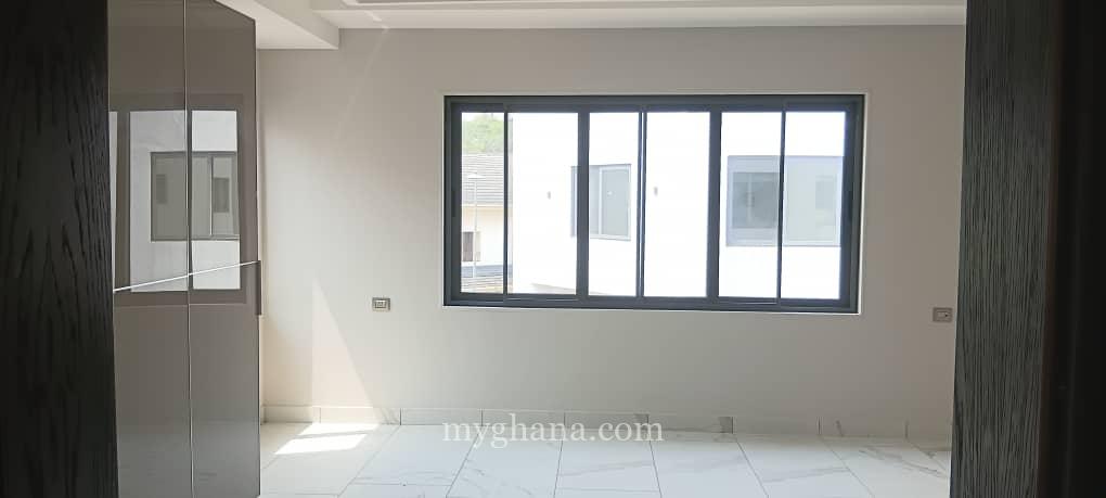 3 bedroom townhouse to let at Airport Residential Area, Accra