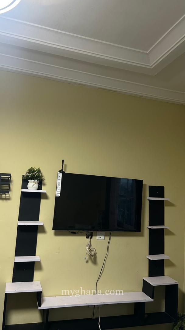 WALL MOUNTED TV CONSOLE