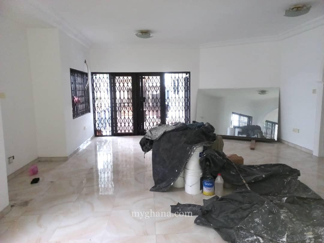 Three bedroom house to let at Labone, Accra
