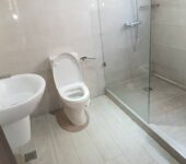 5 bedroom house to let at East Legon near American House, Accra