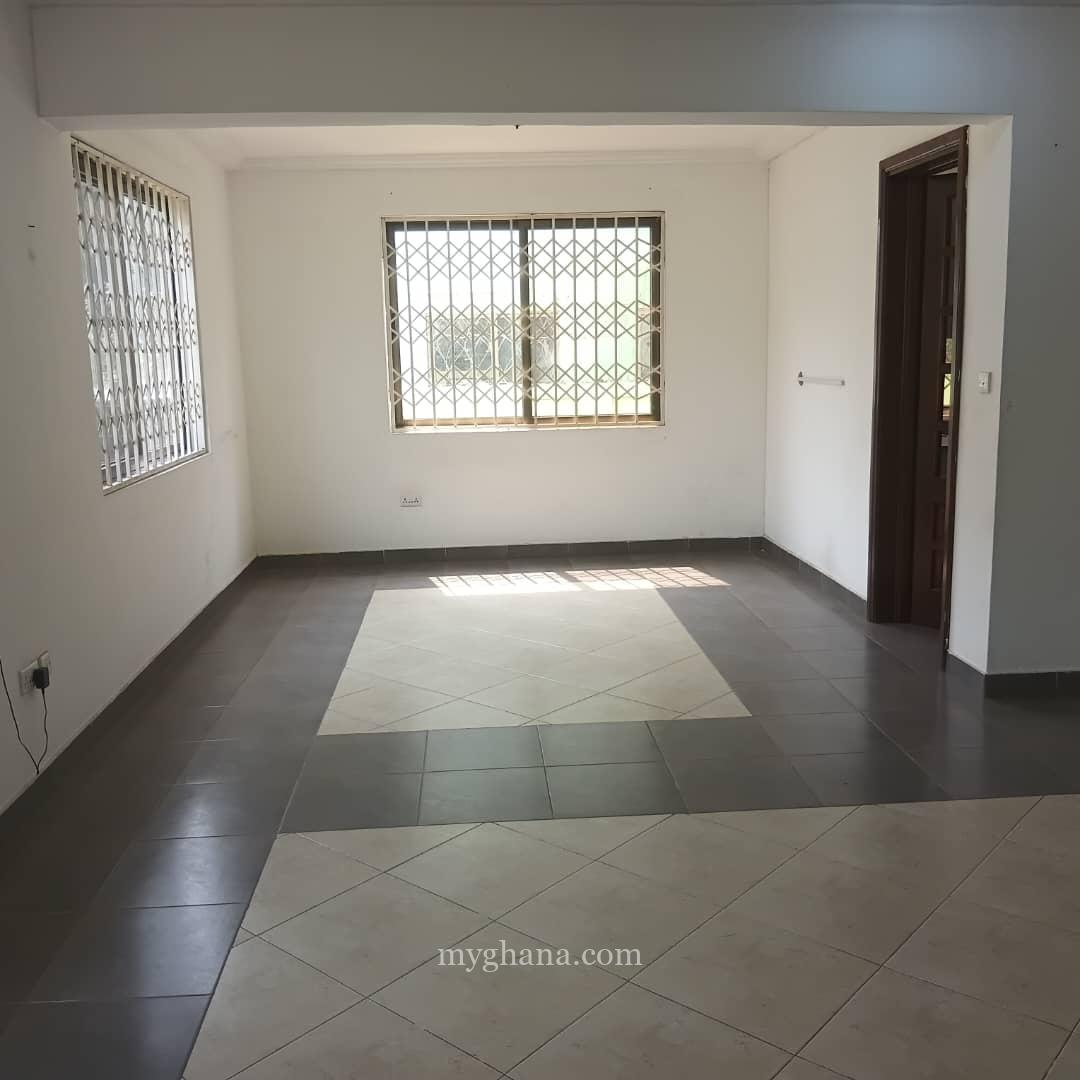 4 bedroom house to let at Cantonments, Accra
