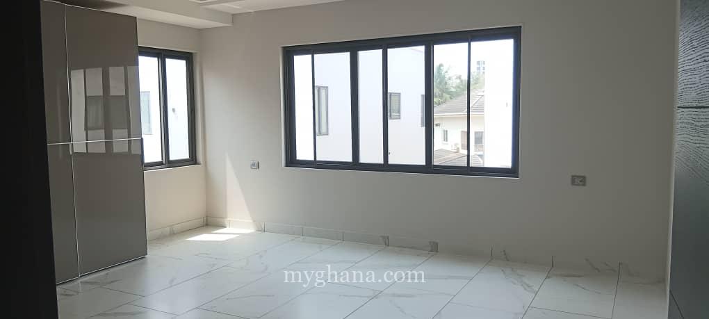 3 bedroom townhouse to let at Airport Residential Area, Accra
