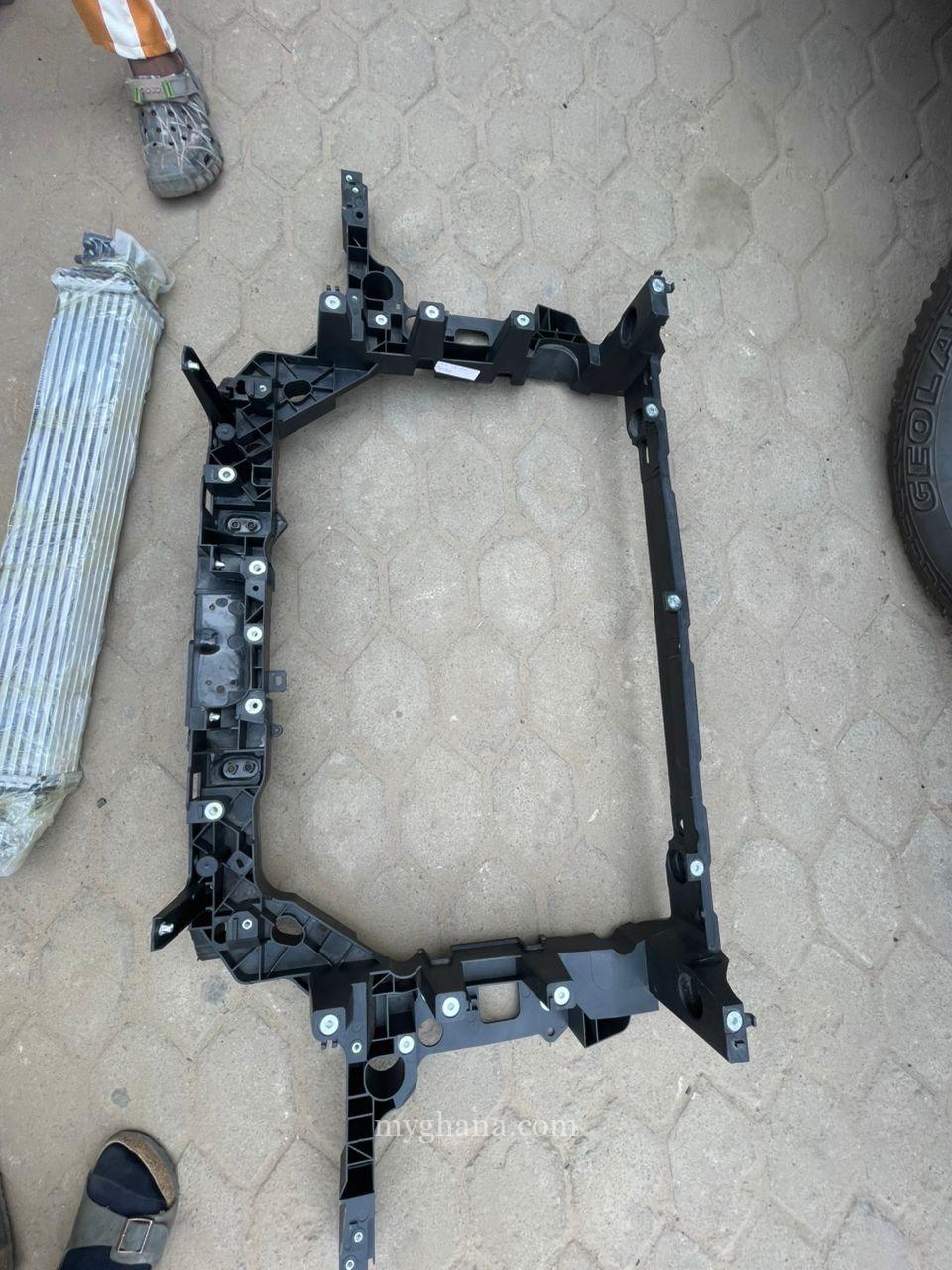 Honda CR-V (2017-2022) Front Radiator Support Panel – Genuine Bulkhead Asse