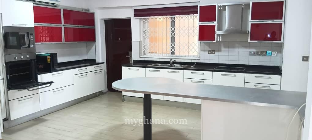 Furnished 4 bedroom apartment to let at Cantonments, Accra