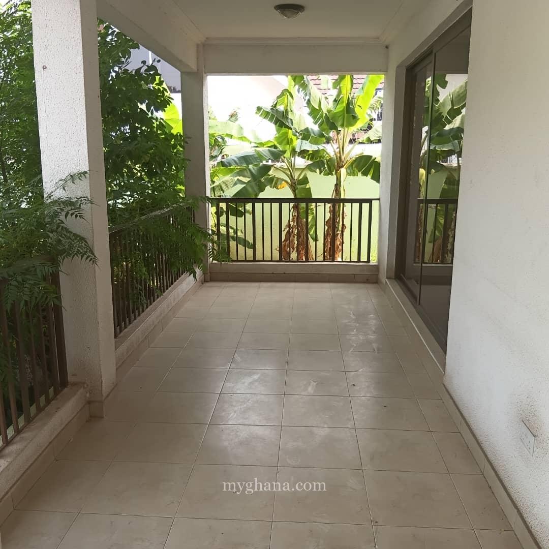 4 bedroom house to let at Cantonments, Accra