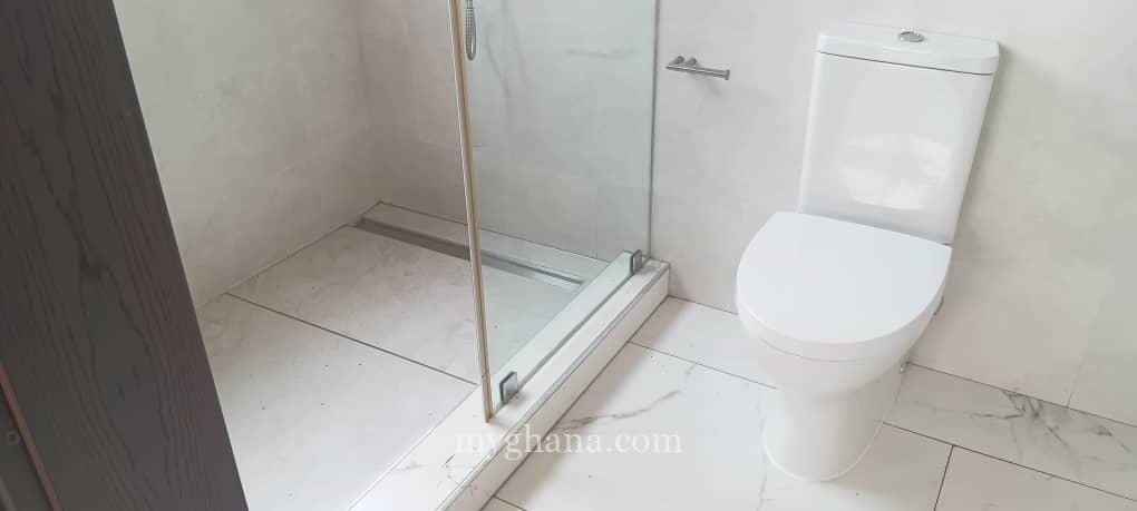 3 bedroom townhouse to let at Airport Residential Area, Accra
