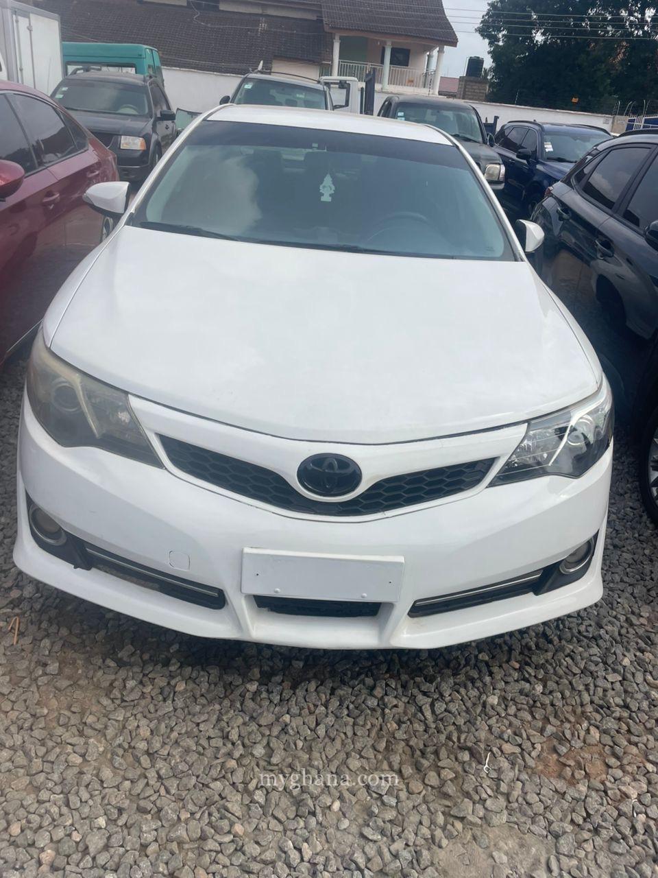 2014 TOYOT CAMRY