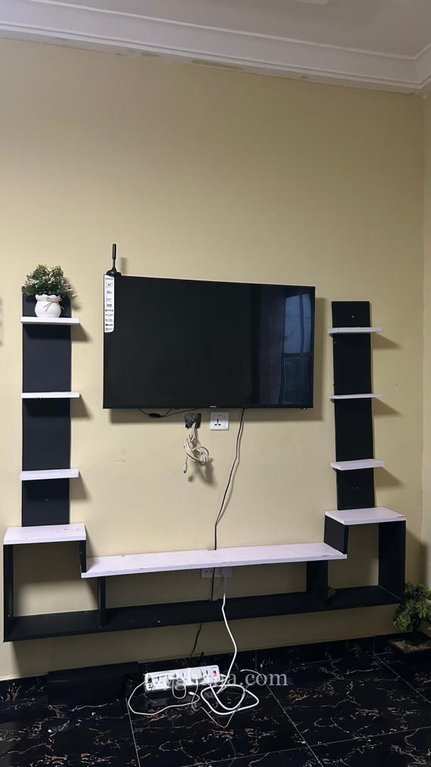 WALL MOUNTED TV CONSOLE
