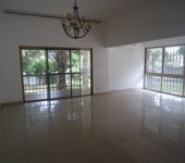 6 bedroom house with swimming pool and garden to let at North Ridge, Accra