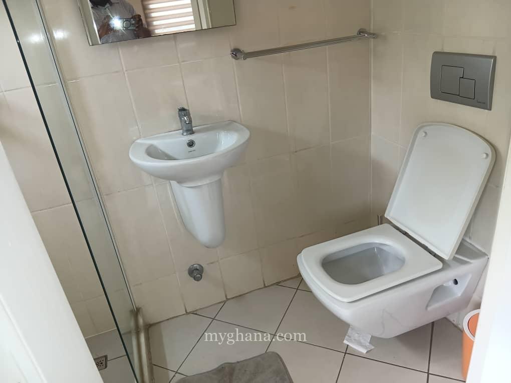 Fully furnished three bedroom apartment to let at North Ridge, Accra