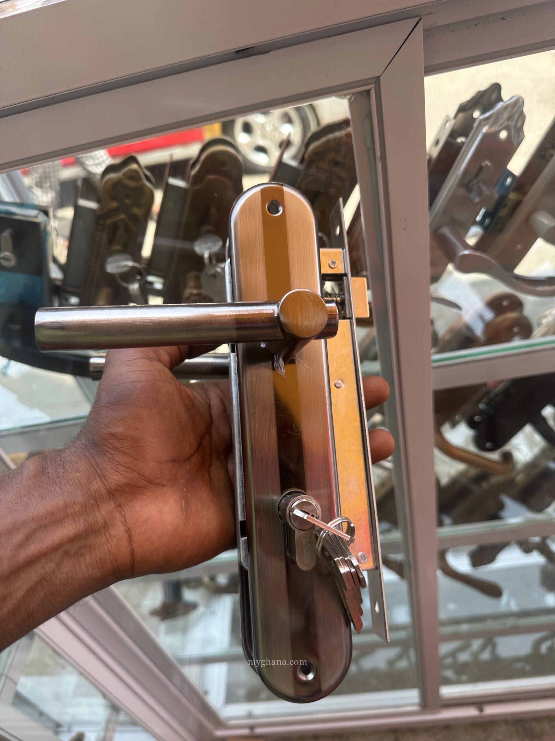 Door lock door locks